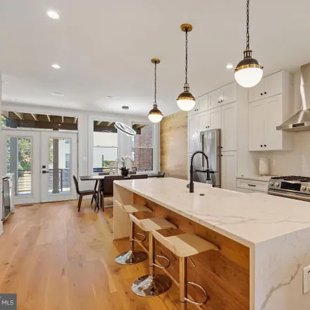 Image 8 - 718 13th Street Southeast, Washington, DC 20003, USA - Townhouse for sale