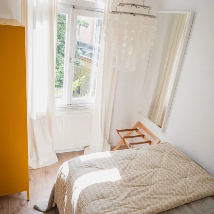 Rent this 2 bed apartment on Bernhard - Soulfood & Drinks in Luisenstraße 72, 42103 Wuppertal