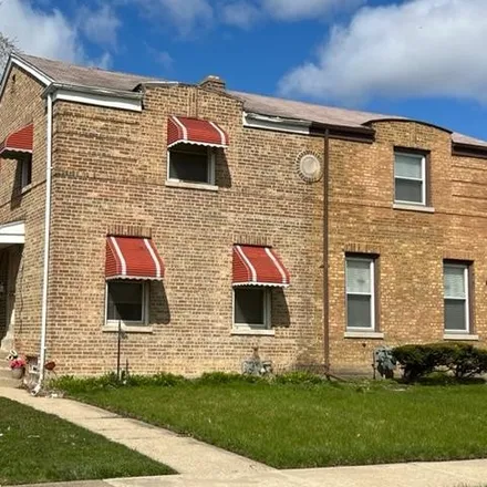 Buy this 2 bed townhouse on 520 Geneva Avenue in Bellwood, IL 60104
