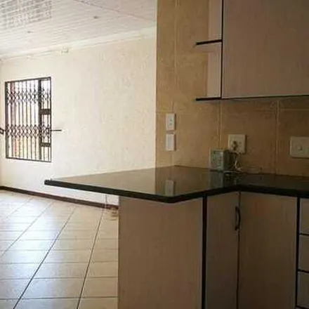 Rent this 3 bed apartment on Eekhoring Road in Albertsdal, Gauteng