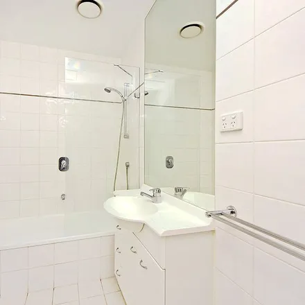 Image 5 - Vista, 69 Dorcas Street, Southbank VIC 3205, Australia - Apartment for rent
