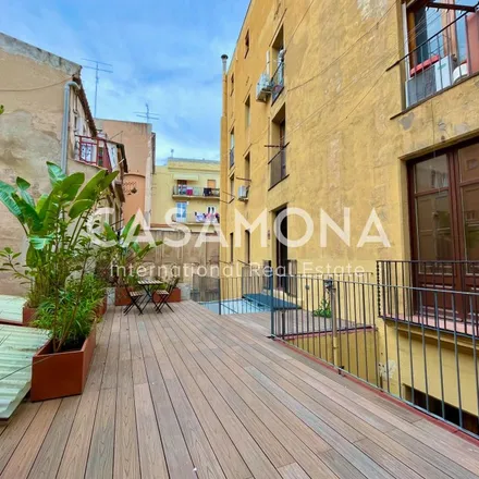 Rent this 3 bed apartment on Banco Español de Crédito (Banesto) in Plaça de Catalunya, 10