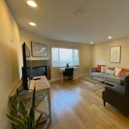 Image 2 - 3014 Strongs Drive, Los Angeles, CA 90291, USA - House for rent