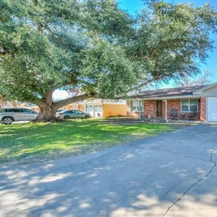 Buy this 3 bed house on 3341 Trinity Avenue in San Angelo, TX 76904