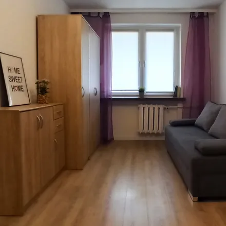 Rent this 4 bed room on Wiejska 62 in 15-352 Białystok, Poland