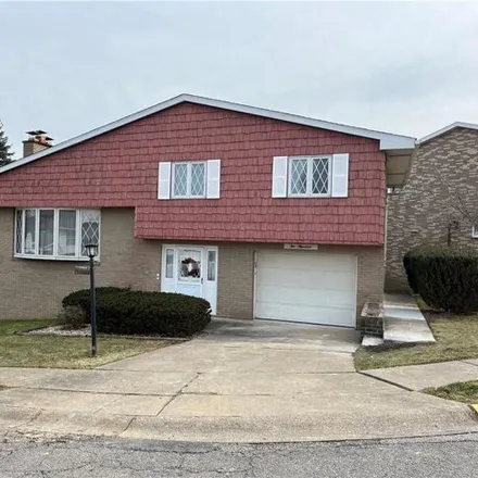 Buy this 3 bed house on 212 South Circle Drive in Weirton, WV 26062