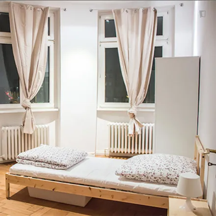 Rent this 6 bed room on Augen-Optik in Rheinstraße, 12159 Berlin
