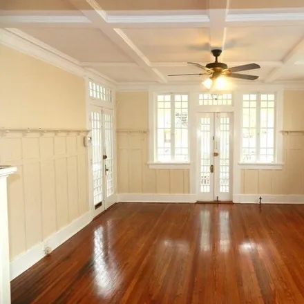 Image 3 - 2010 Prytania St, New Orleans, Louisiana, 70130 - House for rent