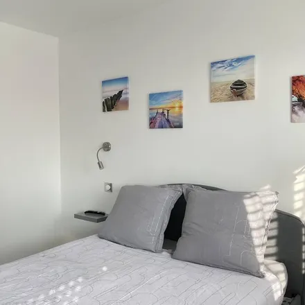 Rent this 1 bed apartment on 14990 Bernières-sur-Mer