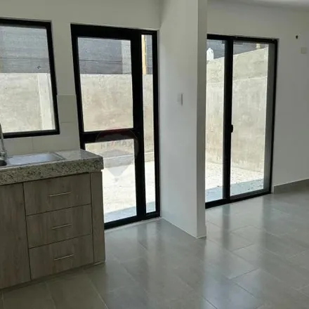 Rent this 3 bed house on Vía a la Costa in 091003, Guayaquil