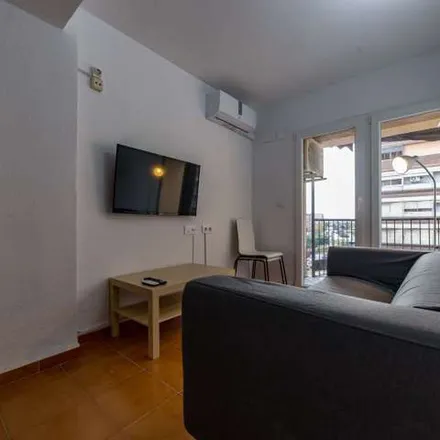 Rent this 6 bed apartment on Col·legi d'Educació Infantil i Primària Max Aub in Carrer del Pare Urbà, 46009 Valencia