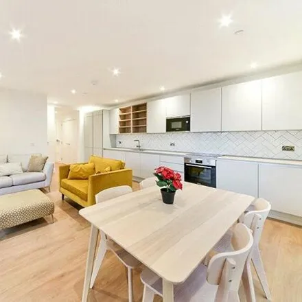 Rent this 2 bed room on Cardamom Court in Blair Street, London