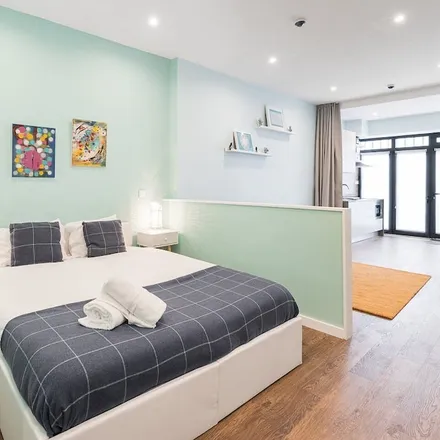 Rent this 1 bed apartment on 4000-388 Distrito de Leiria
