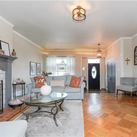 Image 7 - 1265 76th Street, New York, NY 11228, USA - House for sale