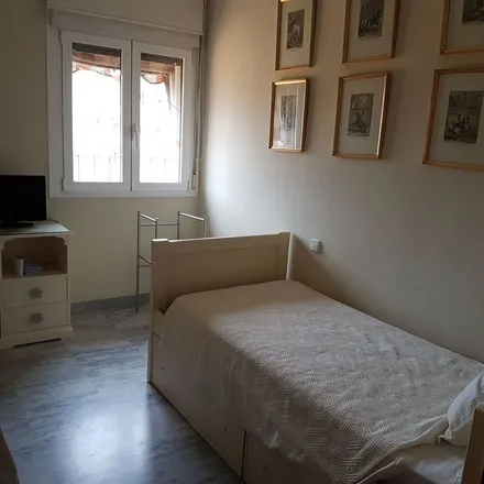 Rent this 4 bed apartment on Calle Tomás Iglesias Pérez in 41018 Seville, Spain