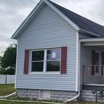 Buy this 4 bed house on 1155 South Clay Street in Delphos, Van Wert County