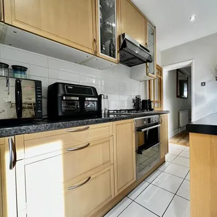 Image 7 - 21 Harwoods Road, Holywell, WD18 7RE, United Kingdom - House for sale