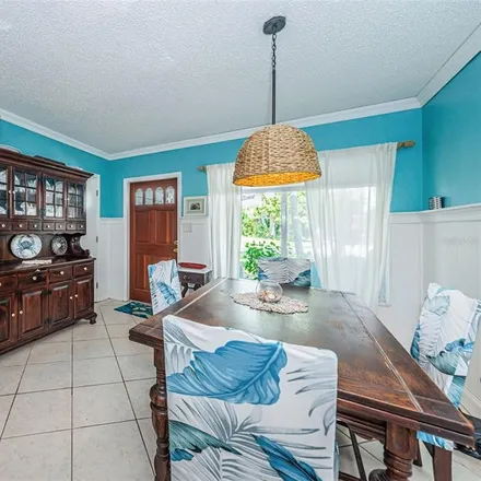 Image 6 - 652 Normandy Road, Madeira Beach, FL 33708, USA - House for sale