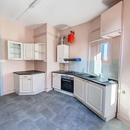Rent this 4 bed apartment on 8 rue de l'Ecorchade in 63400 Chamalières, France
