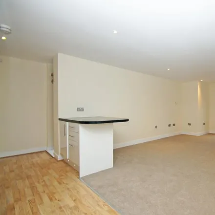 Image 2 - Harrogate Road Cedar Court, Harrogate Road, Leeds, LS17 6DN, United Kingdom - Apartment for rent