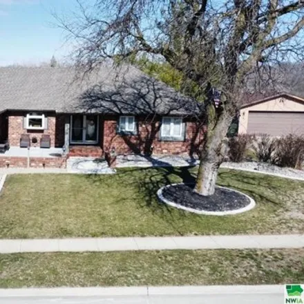 Buy this 3 bed house on 4105 Lincoln Way in Sioux City, Iowa