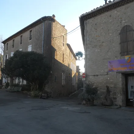 Rent this 3 bed house on Lagrasse