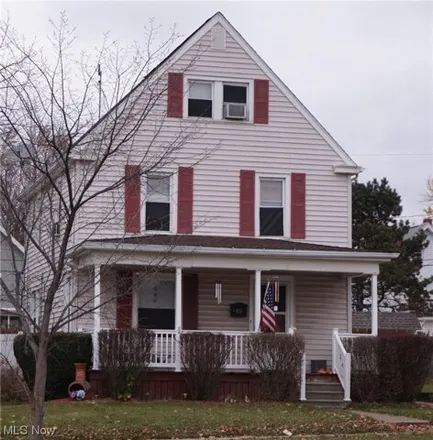Buy this 4 bed house on 400 East Wilbeth Road in Akron, OH 44301