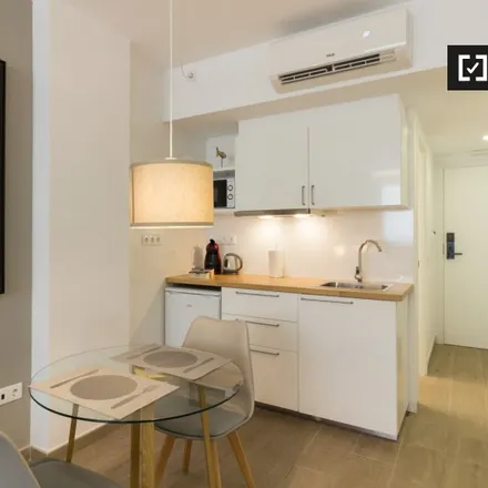 Image 5 - Rambla Catalana, 34, 08903 l'Hospitalet de Llobregat, Spain - Apartment for rent