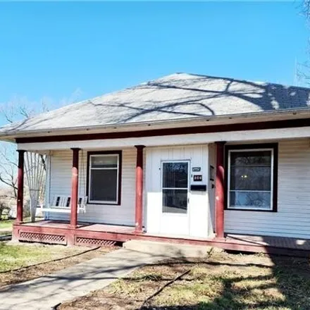 Buy this 2 bed house on 271 North Lincoln Avenue in Knob Noster, Johnson County
