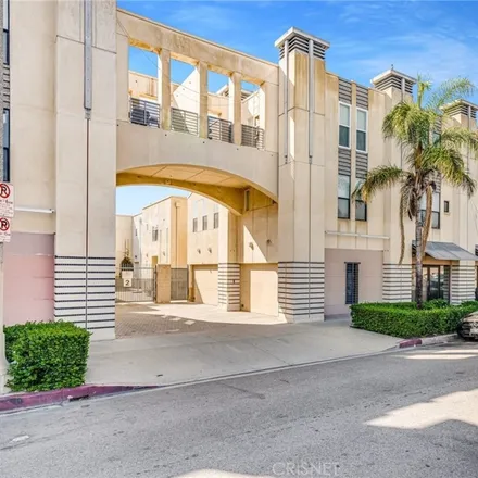 Buy this 3 bed condo on Vermont & 81st (Metro 204 Northbound)(#05676) in Vermont Avenue Frontage Road, Los Angeles