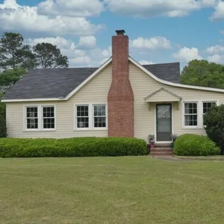 Buy this 3 bed house on 174 Hawthorne Avenue South in Leesburg, Lee County