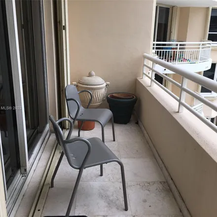 Image 6 - One Tequesta Point, 888 Brickell Key Drive, Torch of Friendship, Miami, FL 33131, USA - Apartment for rent