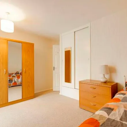 Image 2 - Gordon Road, London, N3 1HZ, United Kingdom - Apartment for rent