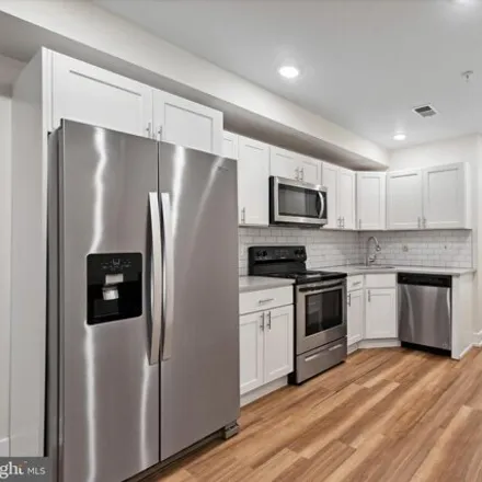 Rent this 4 bed house on Diamond Park Apartments in French Street, Philadelphia