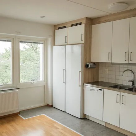 Rent this 3 bed apartment on Musikvägen in 295 31 Bromölla, Sweden