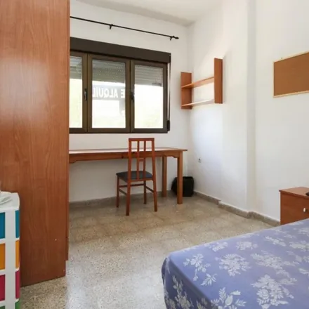 Rent this 16 bed apartment on Cafetería Bar MundiSalado MundiDulce in Calle Gonzalo Gallas, 3