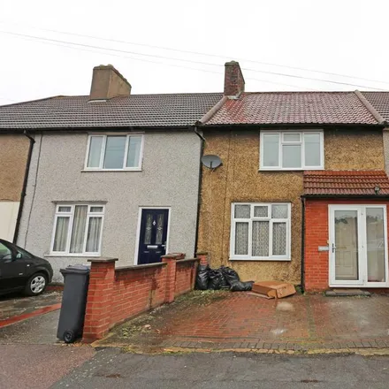 Rent this 3 bed townhouse on Sydney Russell Primary School in Fanshawe Crescent, London