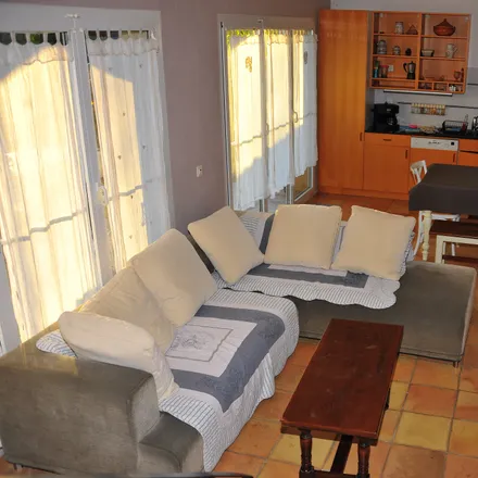 Image 3 - unnamed road, 30700 Baron, France - Apartment for rent