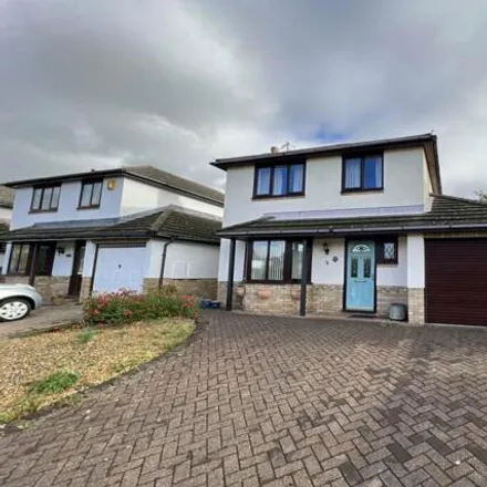 Buy this 4 bed house on Plas Derwen View in Abergavenny, NP7 9SX