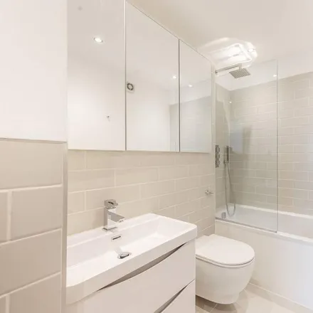 Image 5 - 101 Earl's Court Road, London, W8 6QH, United Kingdom - Apartment for rent