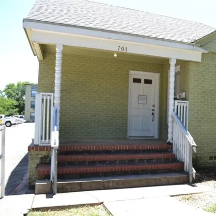Rent this 3 bed house on 679 West Sycamore Street in Denton, TX 76201