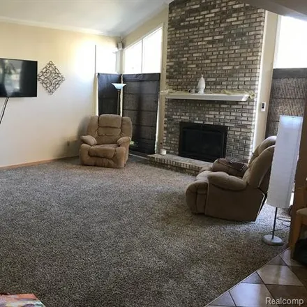 Image 3 - 14931 Patterson Drive, Shelby Charter Township, MI 48315, USA - House for sale