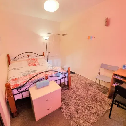 Rent this 3 bed apartment on Christian Street Junction in Cable Street, St. George in the East