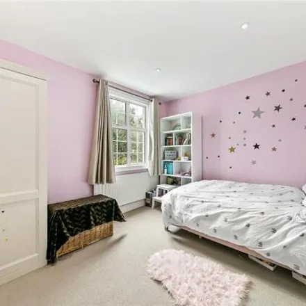 Image 9 - 14 Bexhill Road, London, SW14 7NF, United Kingdom - Townhouse for sale