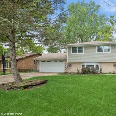 Buy this 3 bed house on 10144 86th Avenue in Palos Hills, IL 60465
