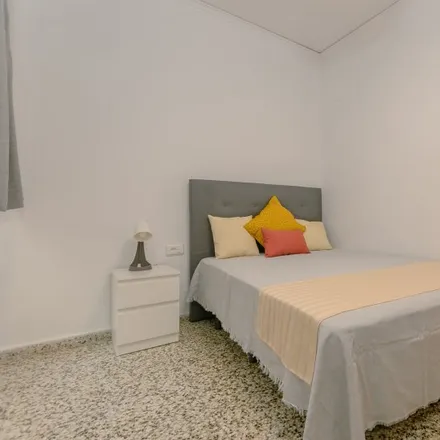 Rent this 7 bed room on Edifici Luís Suñer in Carrer del Doctor Faustino Blasco, 46600 Alzira
