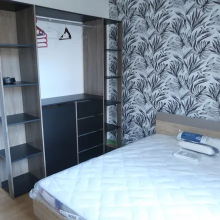 Rent this 2 bed apartment on 3 Rue Artaud Blanval in 63000 Clermont-Ferrand, France