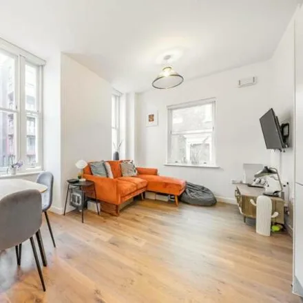 Buy this 1 bed apartment on 38 Oxford Road in London, NW6 5FZ