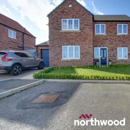 Buy this 4 bed house on Northfield Drive in Thorne, DN8 4BG