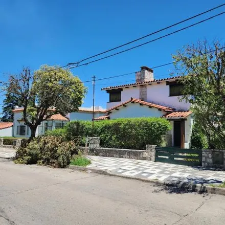 Buy this 4 bed house on Paravachasca 111 in Departamento Santa María, Alta Gracia